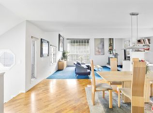 2448 Holly Dr, Los Angeles, CA 90068