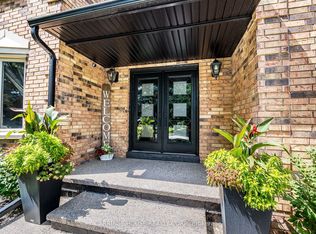 16 Stowe Ct, Brampton, ON L6Z 4C5