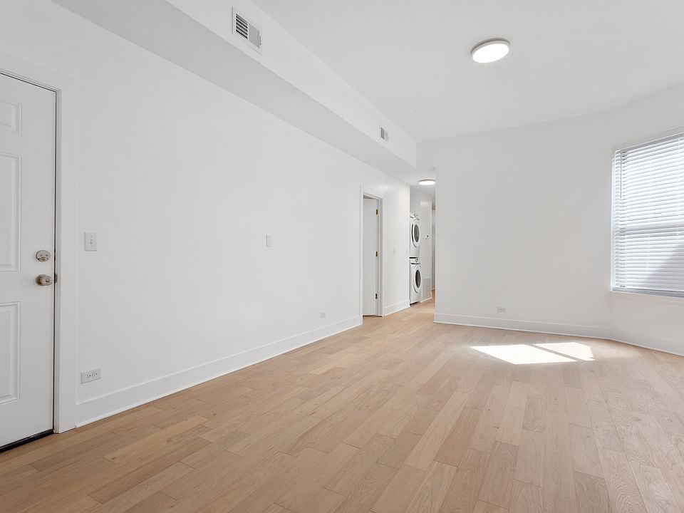 1st image of 949 N Damen Ave #2
