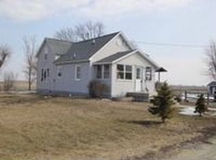 9140 Schenk Rd, Waterloo, IA 50703