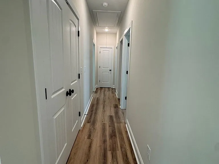 201 Oak Ave — Photo 5
