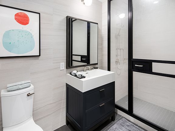 5th image of 510 E 14th St #225