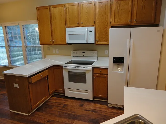 Building Photo - 102 Selsey Dr