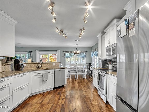3rd image of 2302 E PARAISO Drive