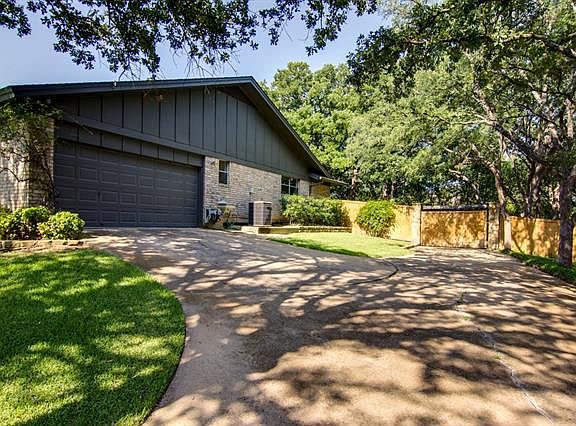 4th image of 4117 York Dr