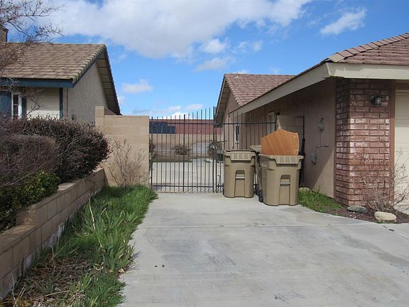 3rd image of 13512 Mountain Dr
