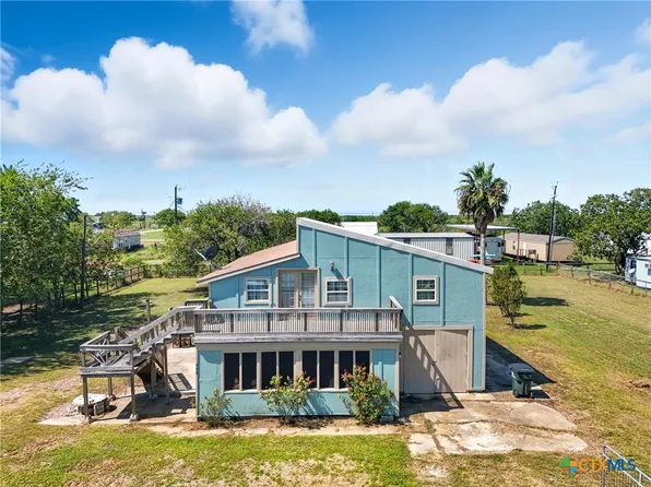 488 Alamo Beach Ave, Port Lavaca, TX 77979