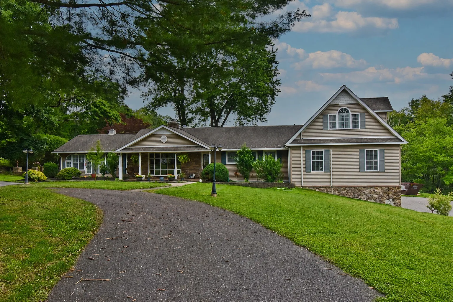 3 bed, 1830 sqft, $2,100 — Photo 1