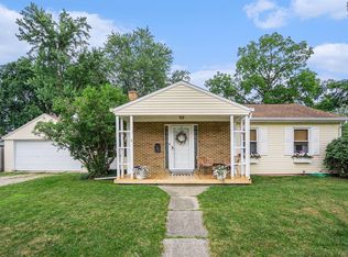 1805 Cambridge Dr, Kalamazoo, MI 49001