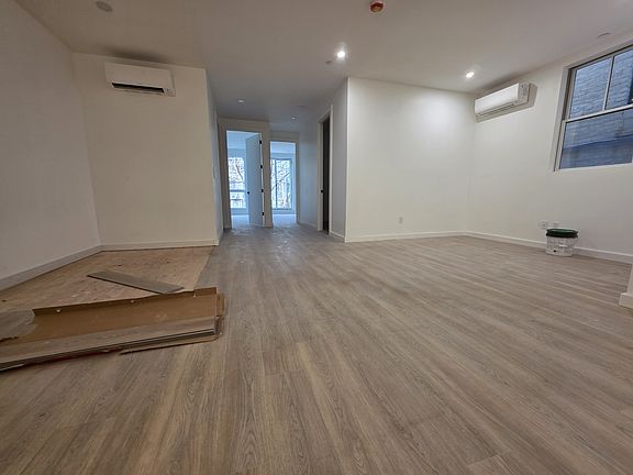 4th image of 313 Linden St #1B