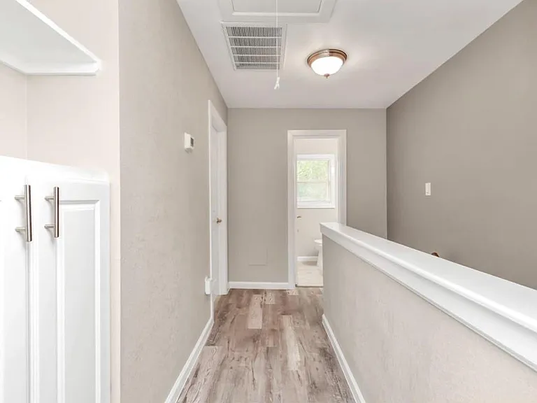 3404 Blodgett St — Photo 2