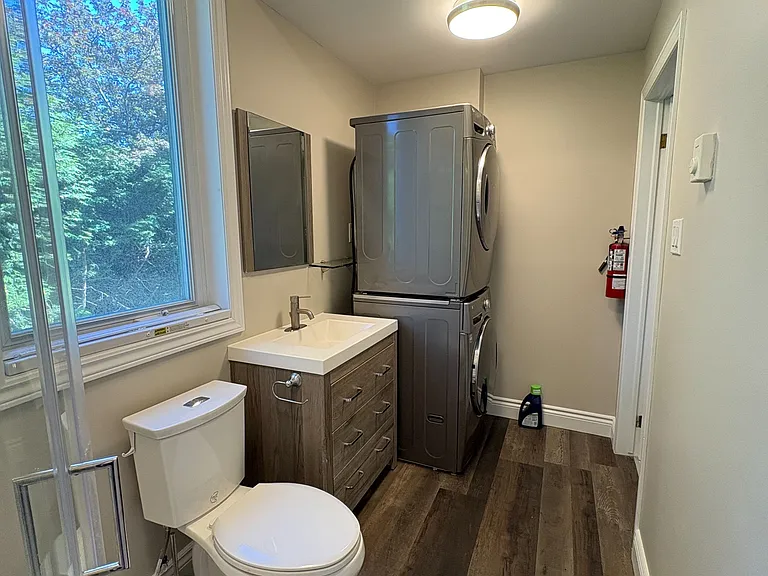 1429 Meadow Dr — Photo 9