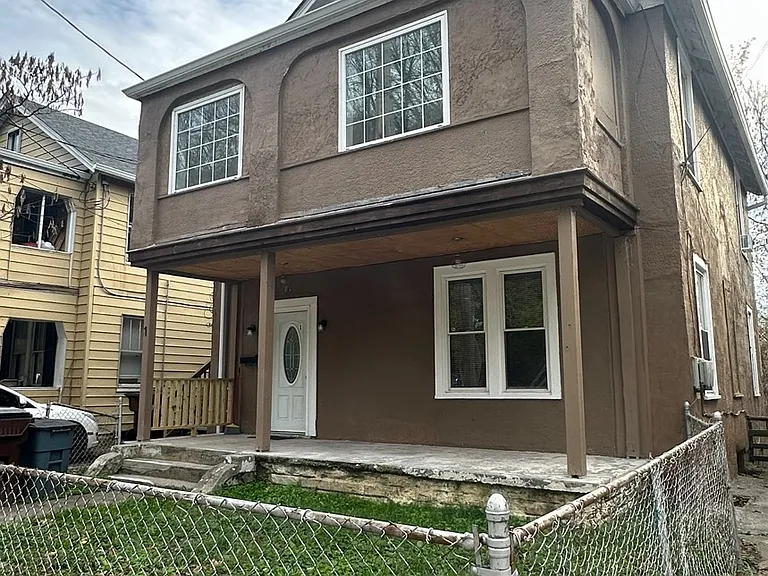 81 Main St #2 — Photo 1