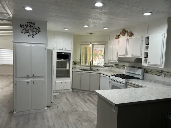 20350 Hole In One Dr Space 69, Redding, CA 96002