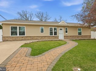 68 Tapered Oak Ln, Levittown, PA