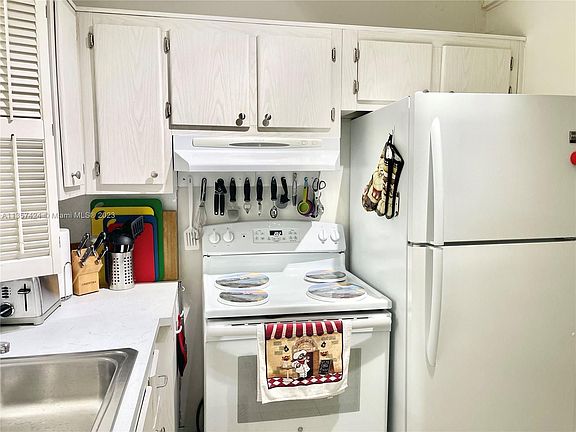 3rd image of 1300 N 17th Ave APT 203