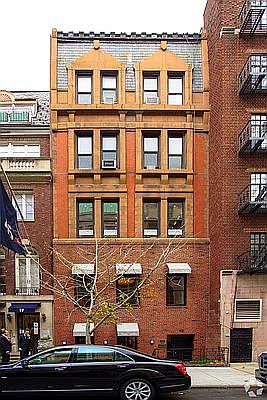 3rd image of 16 E 71st St #3A