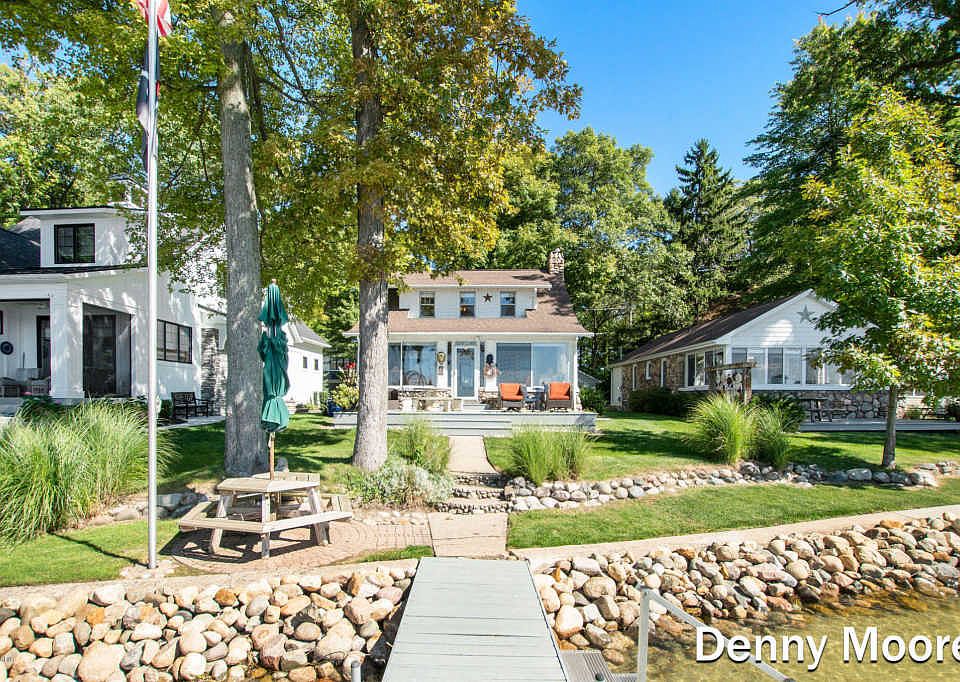 1st image of 3775 England Dr
