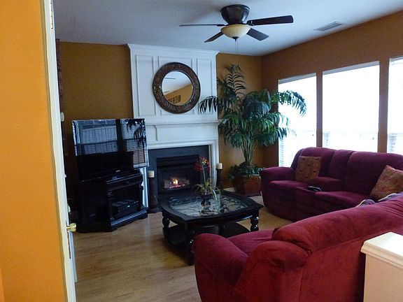 3rd image of 3425 Laurenhurst Ln