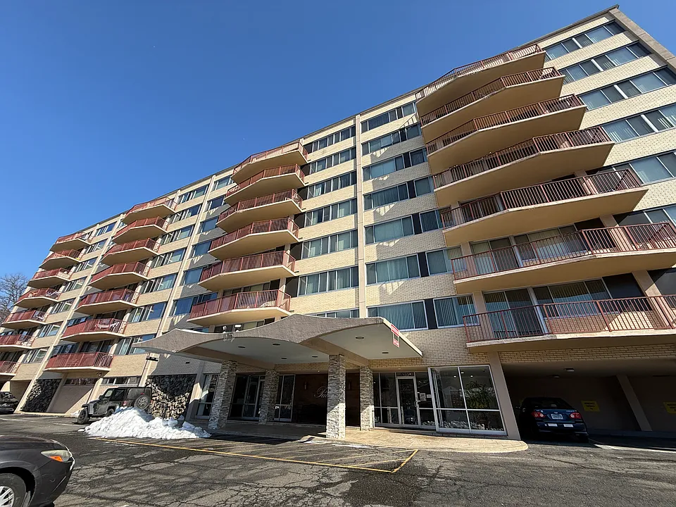 5353 Columbia Pike #310