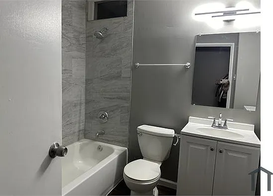 1885 Thunderbird Ave — Photo 11