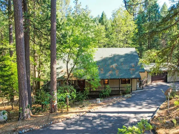 5020 Sierra Springs Dr, Pollock Pines, CA 95726