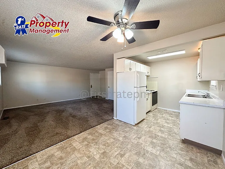 733 W Belmont St — Photo 7
