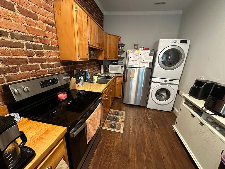 822 Caroline St #4 — Photo 10