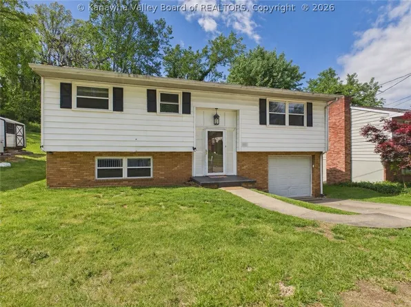 899 Upton Dr, South Charleston, WV 25309