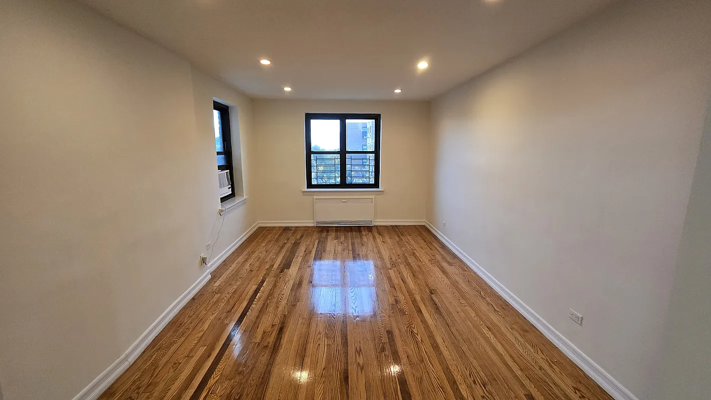 75-40 Bell Boulevard 4M