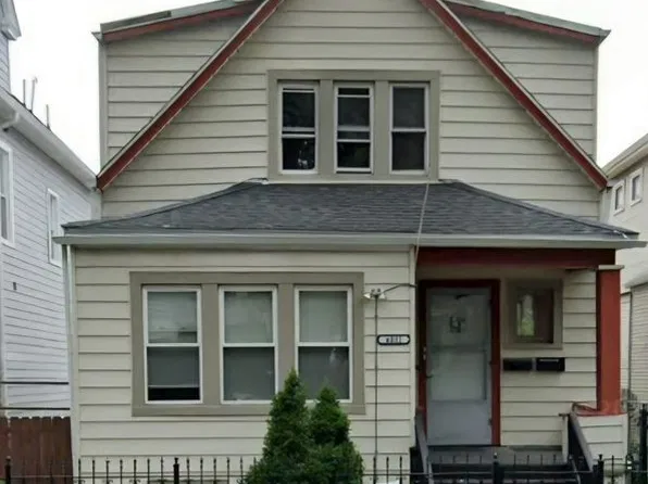 4032 N Albany Ave #2, Chicago, IL 60618