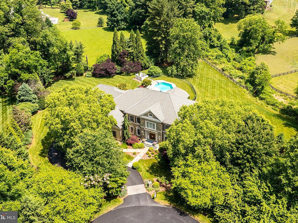 9860 Walker Glen Ct, Great Falls, VA 22066 MLS VAFX2111626 Zillow