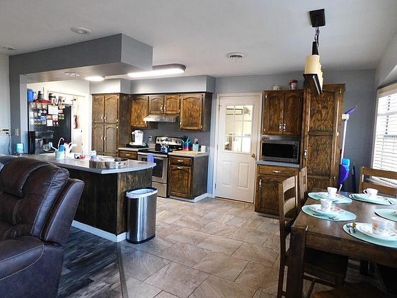 4th image of 10177 Wolf Ln