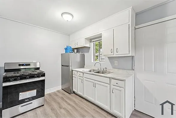 3 bed, 925 sqft, $1,150 — Photo 2