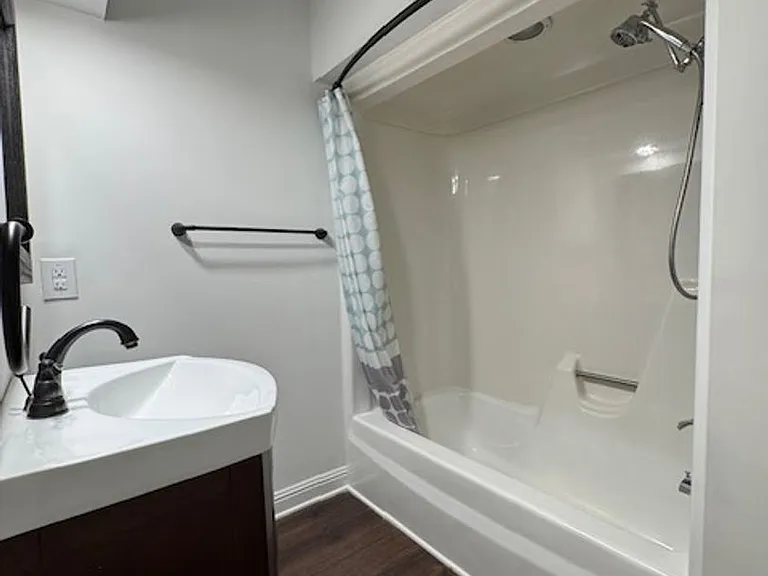 305 Glen Oak Dr — Photo 16