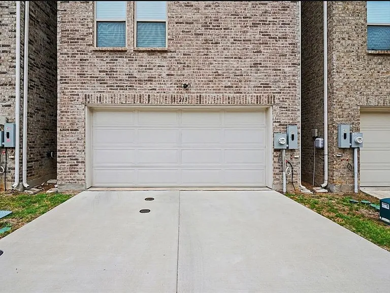 213 Settlers Way — Photo 10