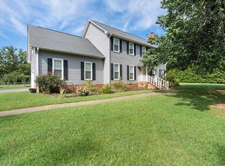 104 Wentworth Dr, Greenwood, SC 29649