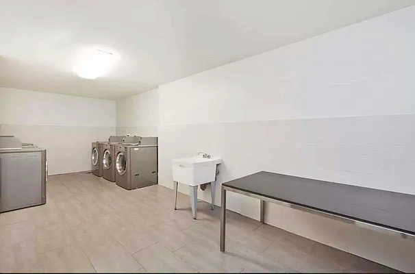 Rented by 18 REALTY | media 17