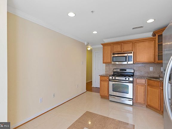 4th image of 2909 W Girard Ave APT A