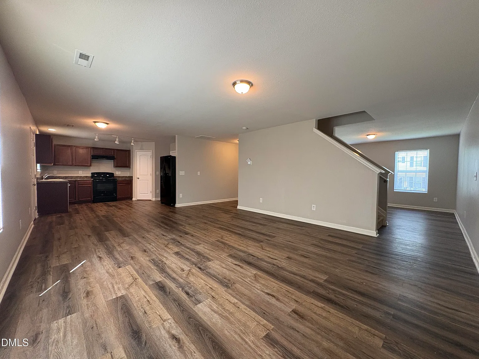 4 bed, 2.5 bath, 2007 sqft, $1,995 — Photo 3
