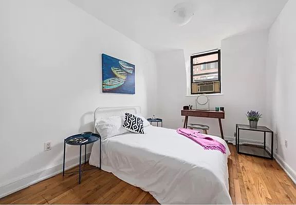 3rd image of 344 E 50th St APT 3A
