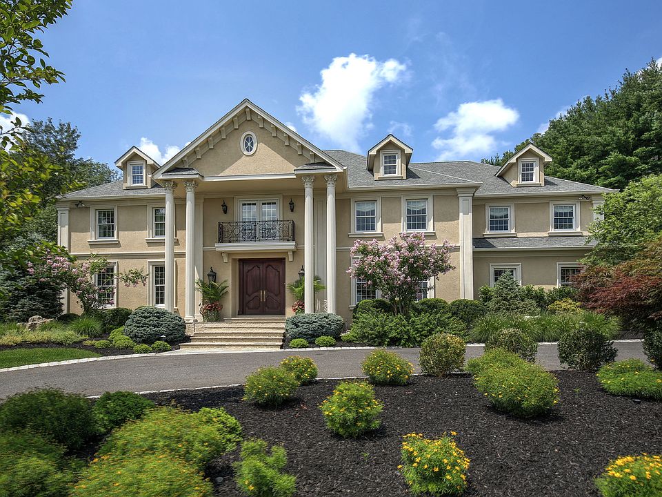 Amazing Colonial Estate