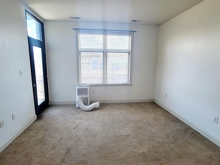1333 W Broad St #514 — Photo 3