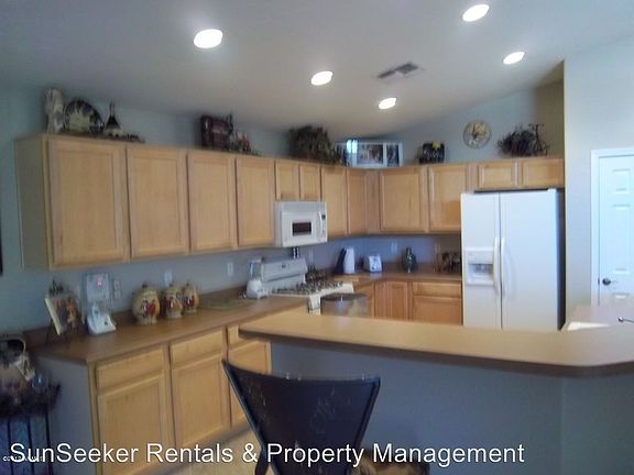 3rd image of 13386 W Mauna Loa Ln