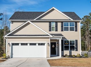 911 W Arboria Dr, Hampstead, NC 28443