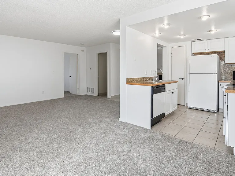 12450 E Cornell Ave #103 — Photo 24