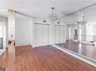 1213 Camelot Dr, College Park, GA