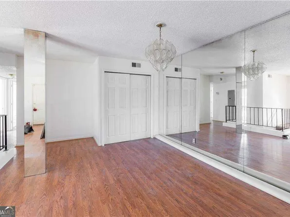 1213 Camelot Dr, College Park, GA 30349