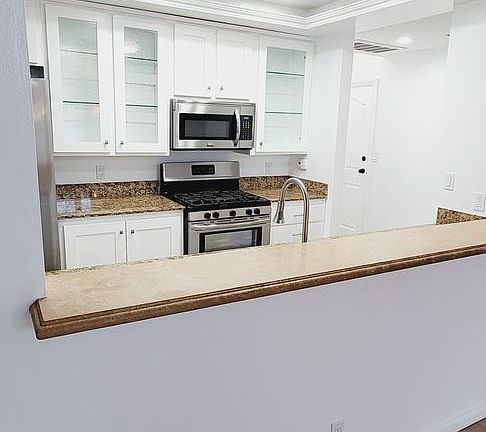 4th image of 1031 N Crescent Heights Blvd #C