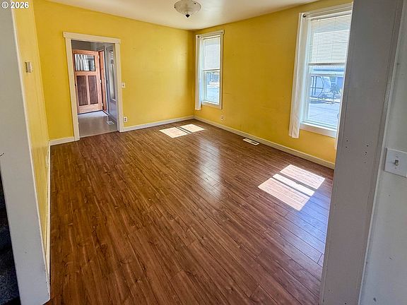 5th image of 641 W Ballf St